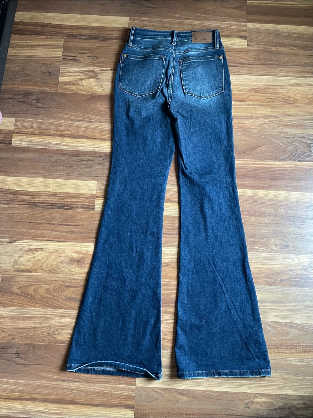 Judy Blue High Waist Classic Contrast Wash Flare Jeans Non Distressed 1 / 25 - Picture 5 of 6